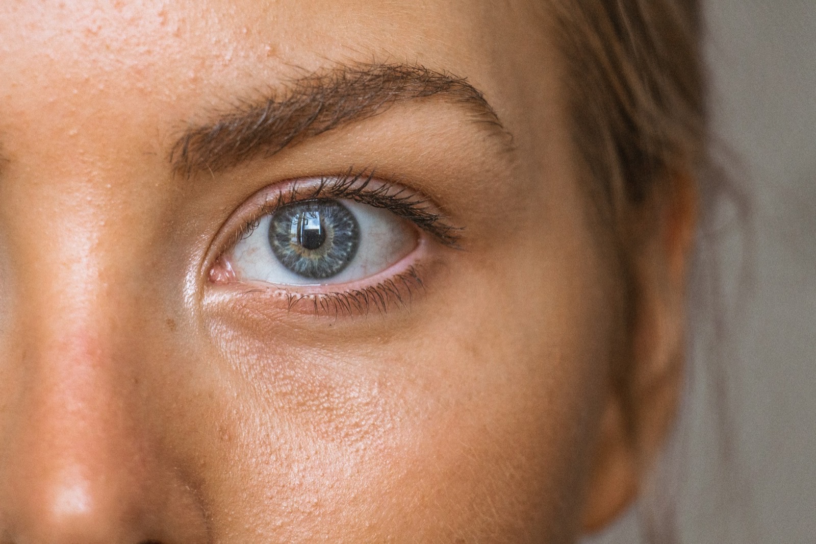 A natural eye before lash mapping